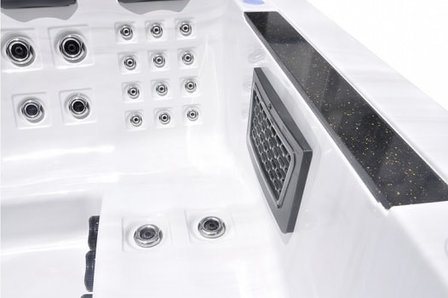 Amiata design jacuzzi MEGAspa - UIT VOORRAAD LEVERBAAR