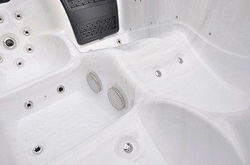 Jacuzzi met houtlook ombouw