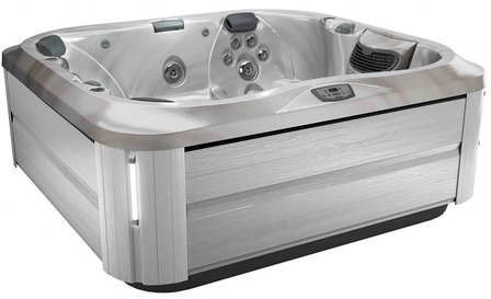 Opal kuip bij jacuzzi spa