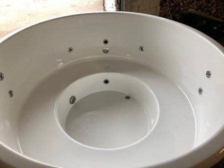 Witte kuip bij hottub opties