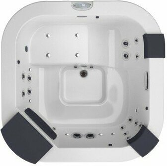 Italiaans design Jacuzzi&reg; Delfi Pro Showtuin model