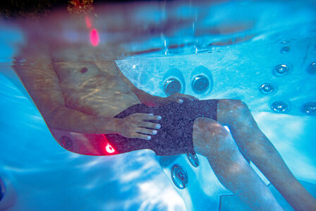 Jets in de zwemspa