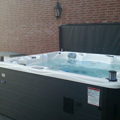 spalux premium jacuzzi met wifi