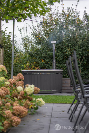 Black friday deal hottub in de tuin