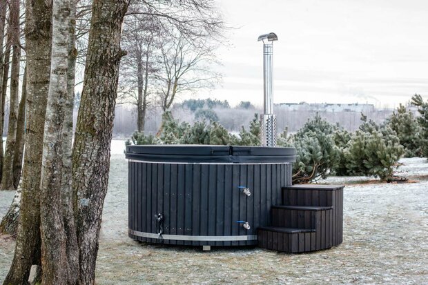 wellness hottub in de tuin