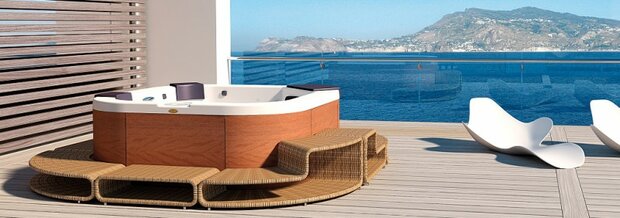 Italiaans design Jacuzzi® Delfi Pro Showtuin model