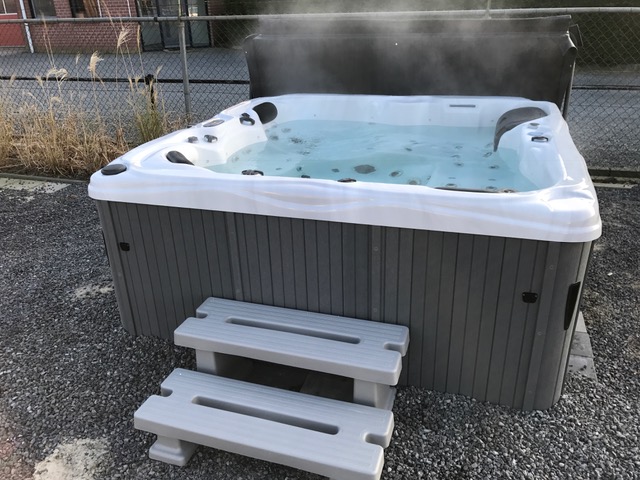 Buskruit Gezamenlijke selectie bijvoeglijk naamwoord Hoeveel stroom verbruikt een jacuzzi? Stroomkosten jacuzzi