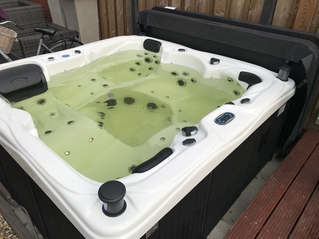 Eindresultaat witte jacuzzi