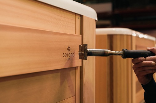 Logo plaatsen op Serena spa