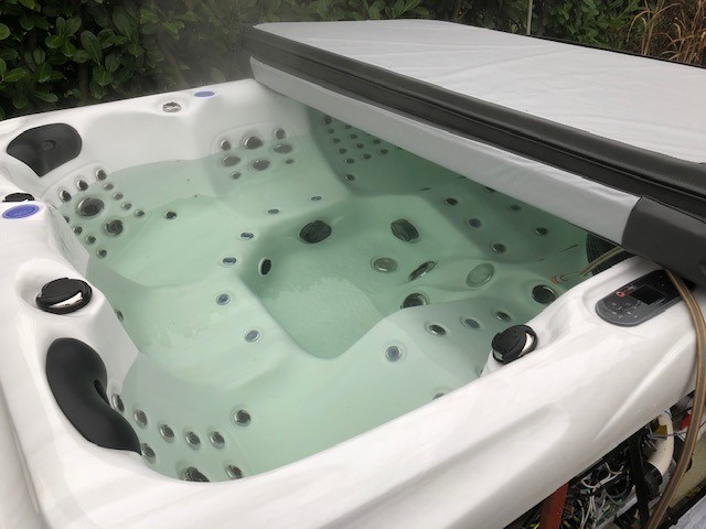 Testen van de houtlook jacuzzi