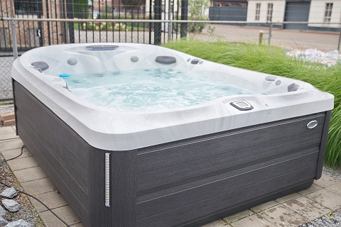 Jacuzzi showtuin