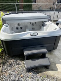 Jacuzzi J-325 Showtuin model